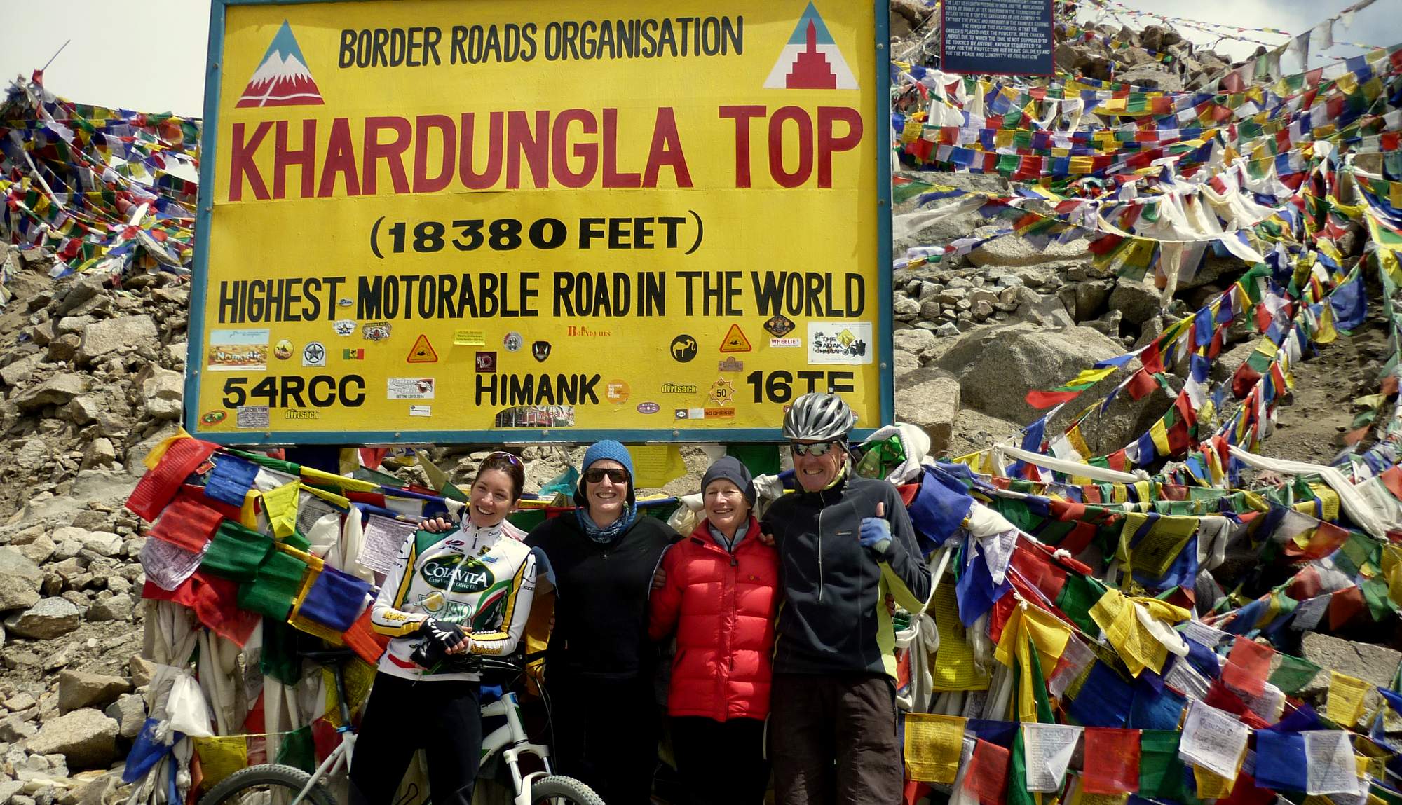 Cycling up The Khardung la Pass 