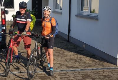 Janice and Simon Cycling on the tour with redspokes Janice and Simon Cycling on the tour with redspokes
